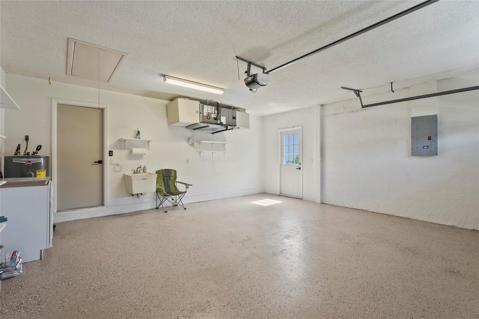 A4660428 Property Photo