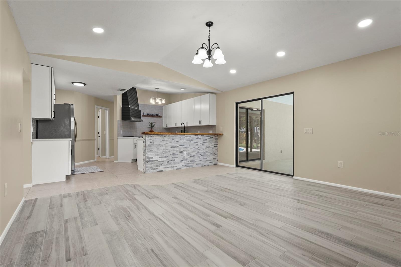A4660428 Property Photo