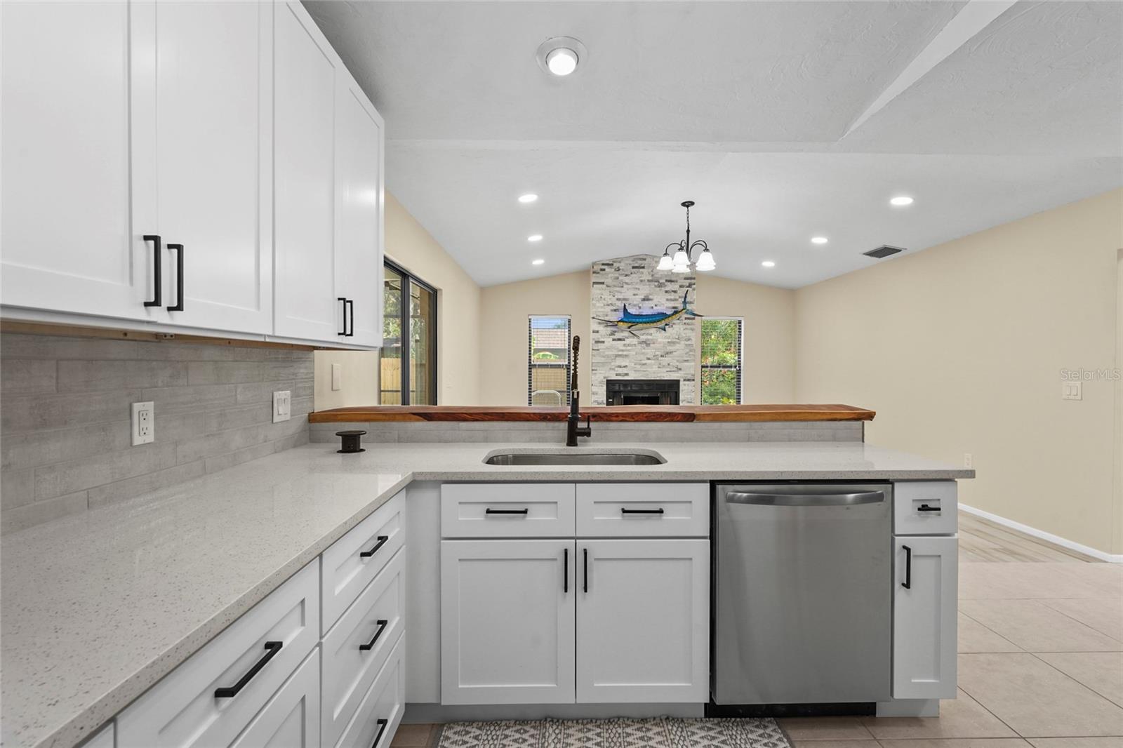 A4660428 Property Photo