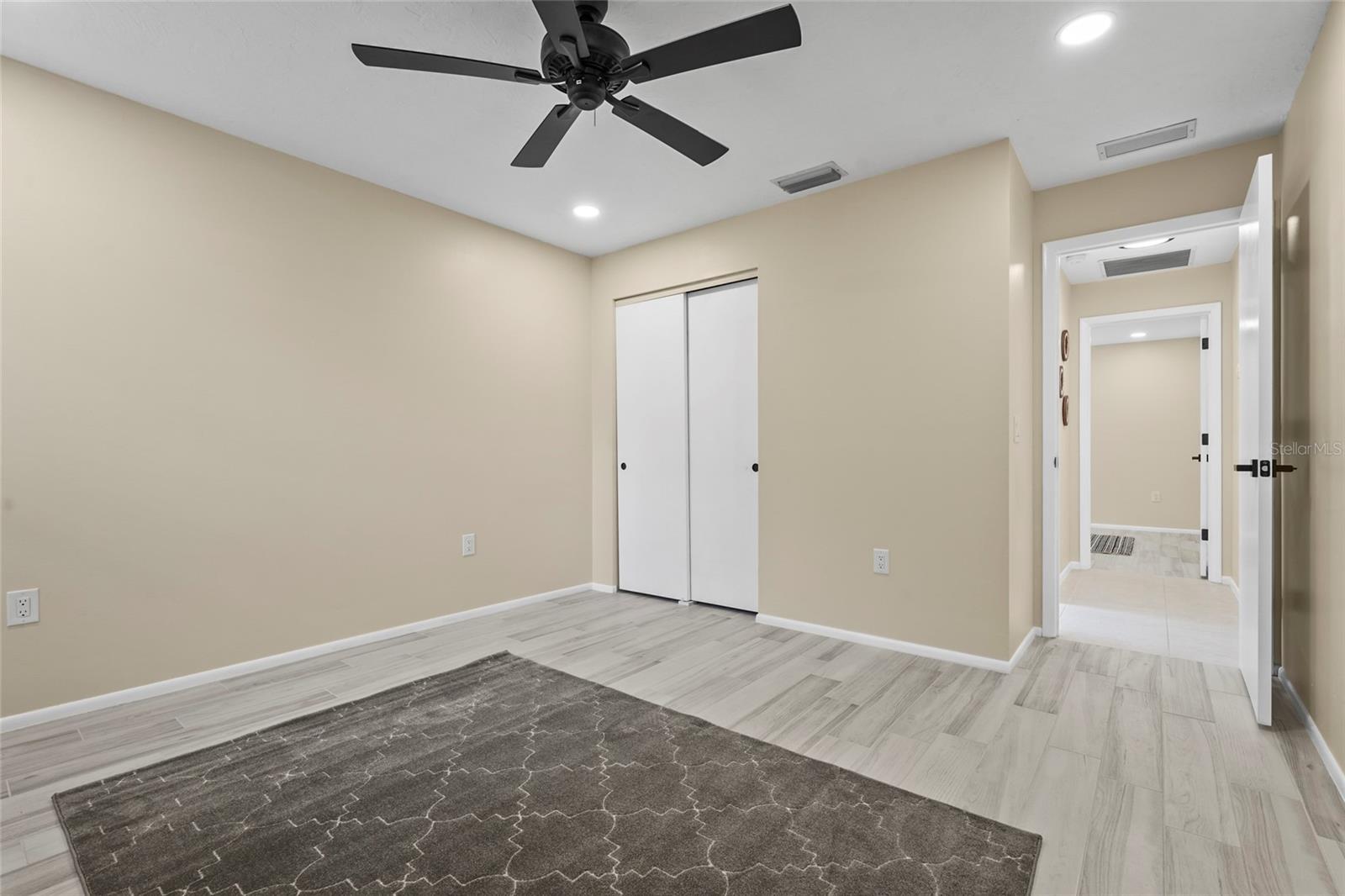 A4660428 Property Photo
