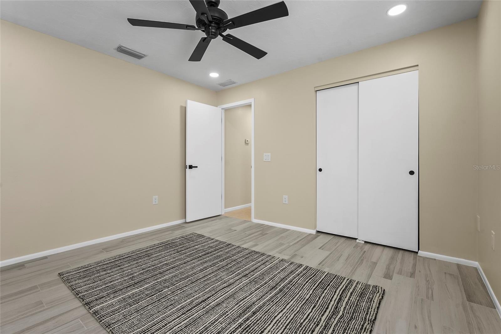 A4660428 Property Photo