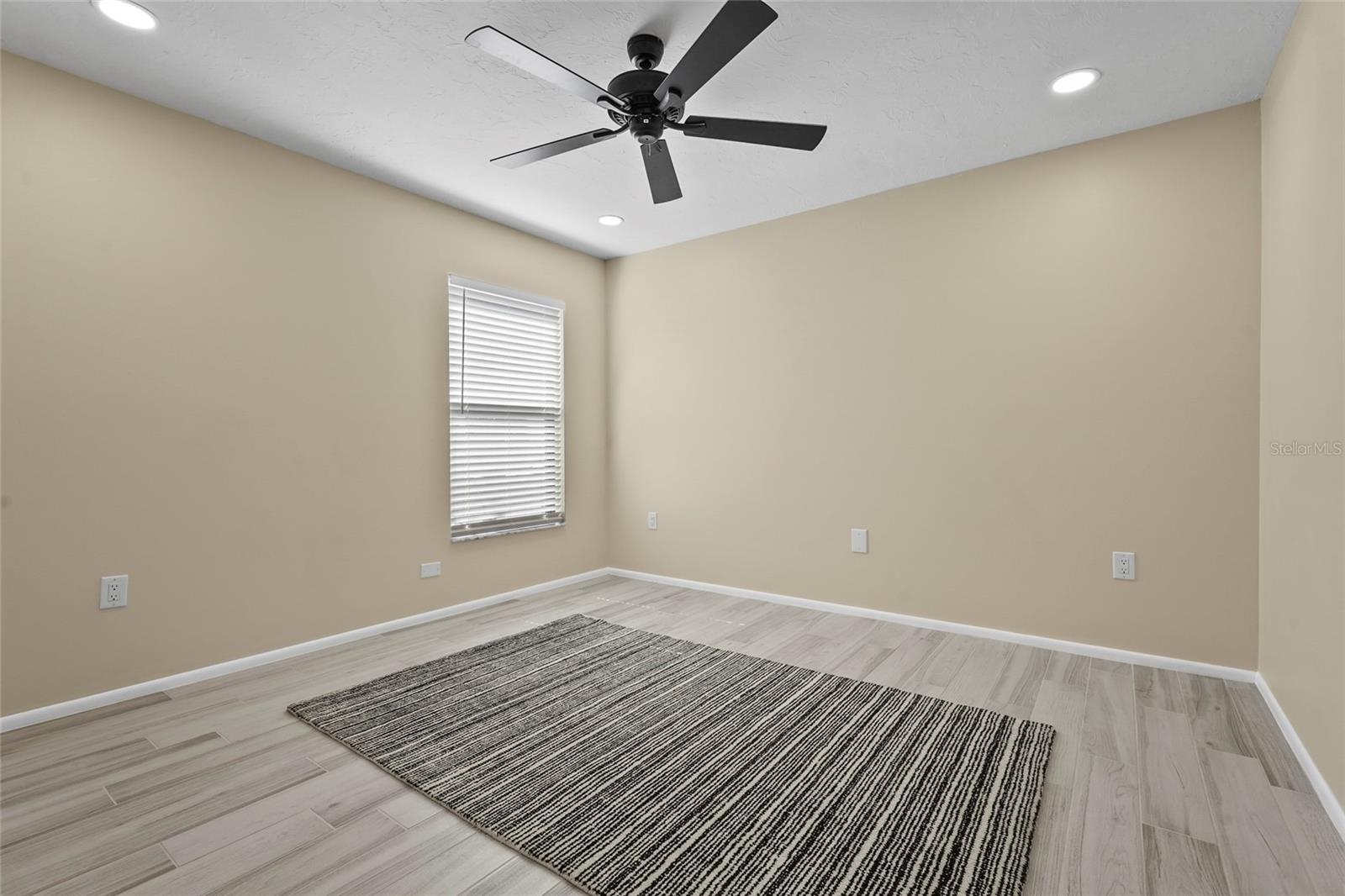 A4660428 Property Photo
