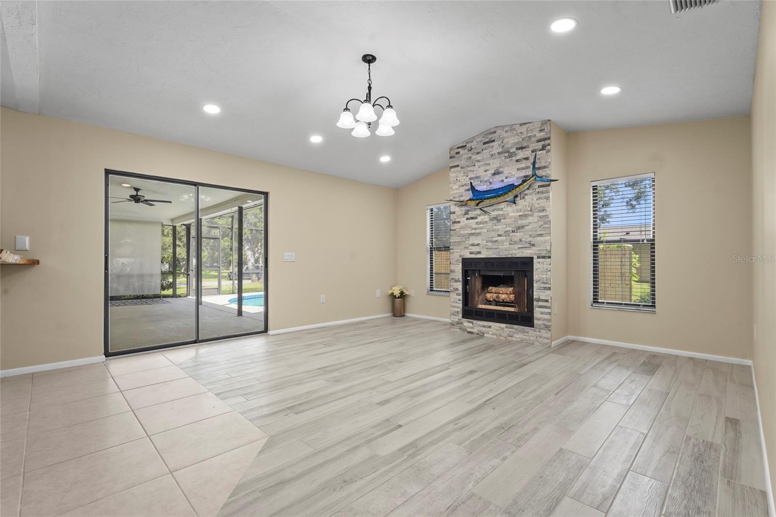 A4660428 Property Photo