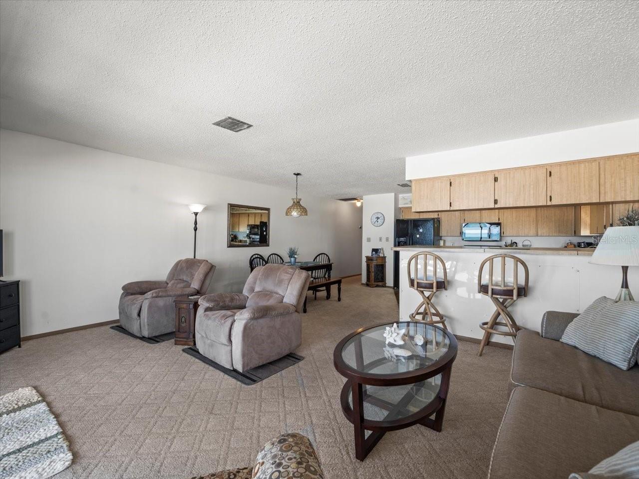 TB8412423 Property Photo