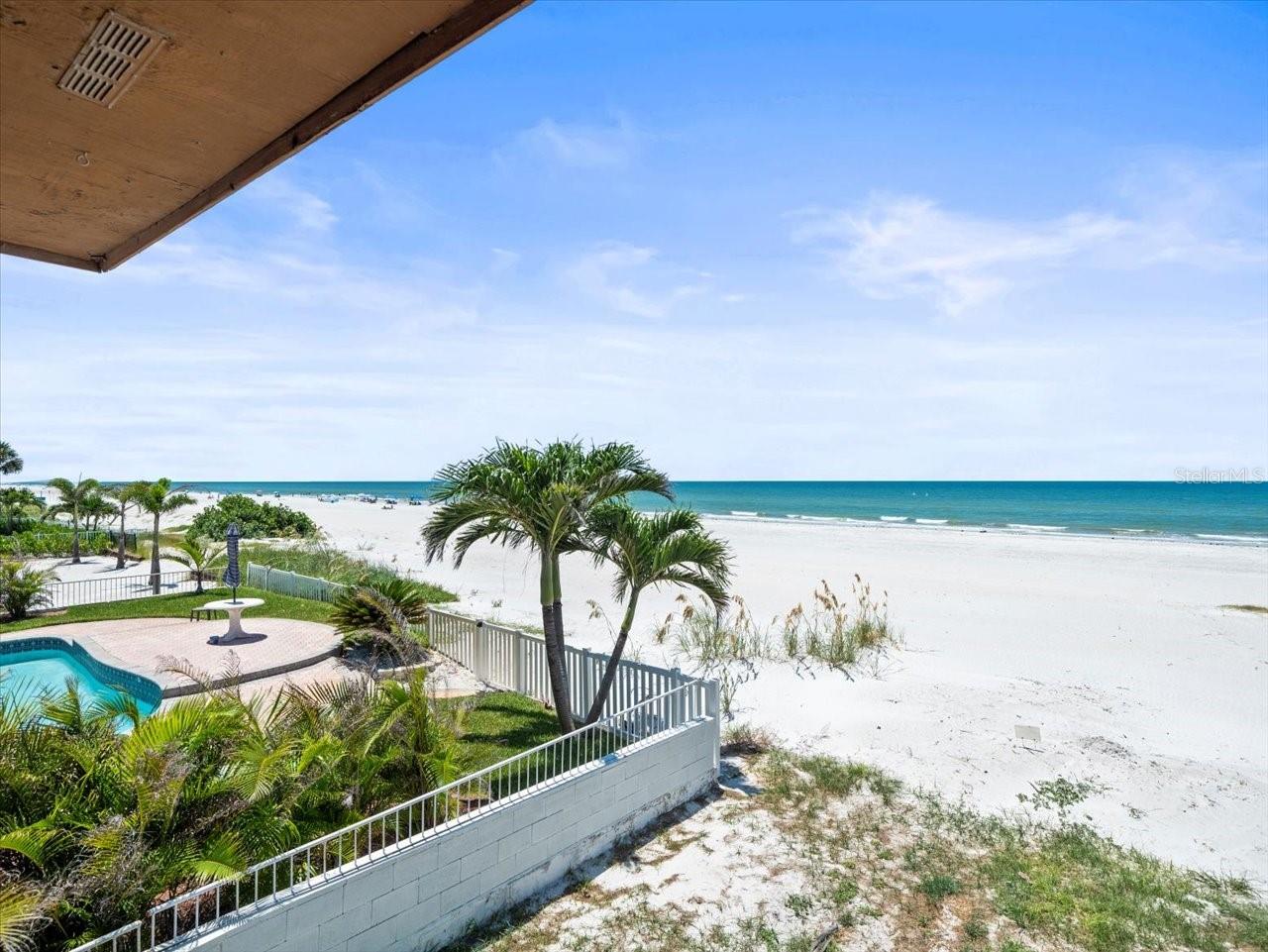 TB8412423 Property Photo