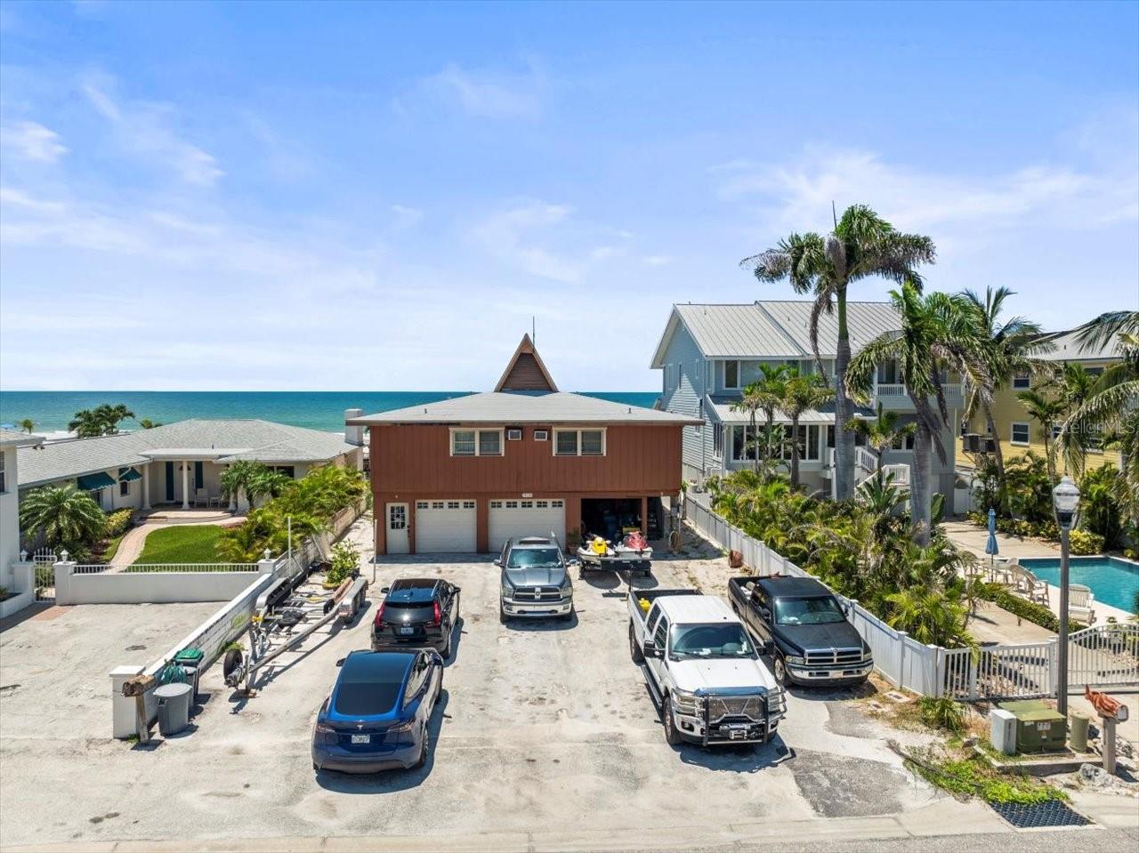 TB8412423 Property Photo