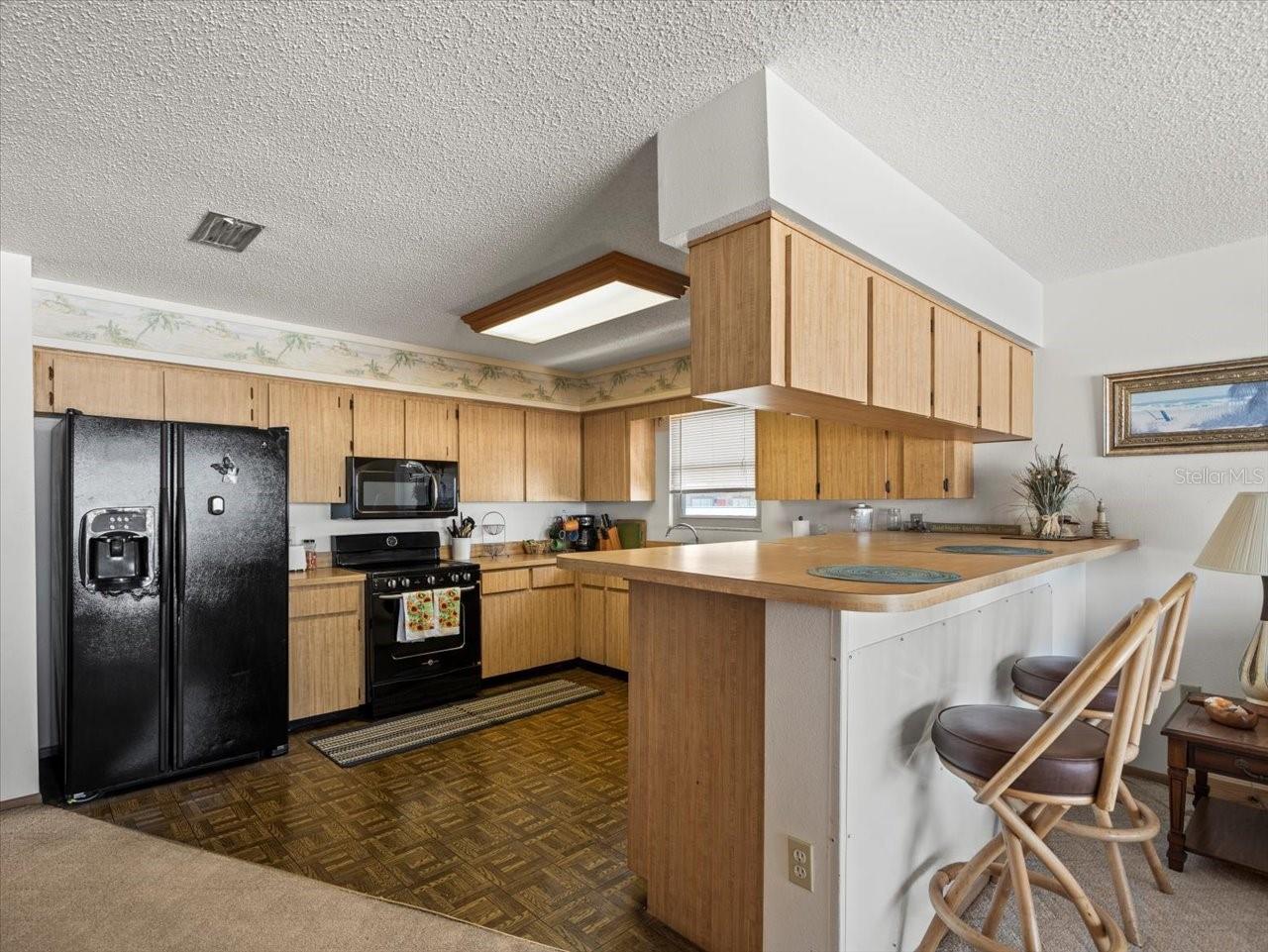 TB8412423 Property Photo