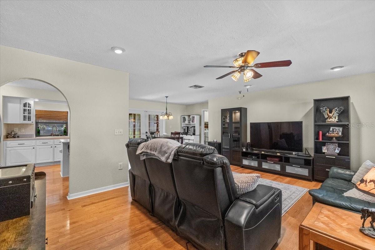 1402 CLARKWOOD DR, PLANT CITY, FL, 33566