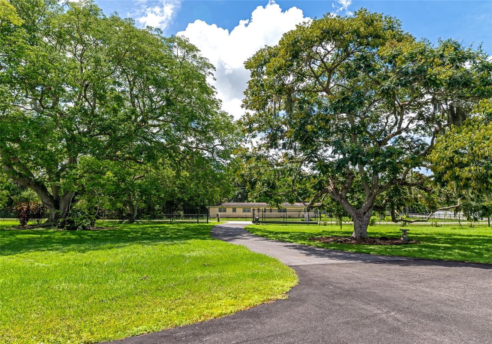 A4660448 Property Photo