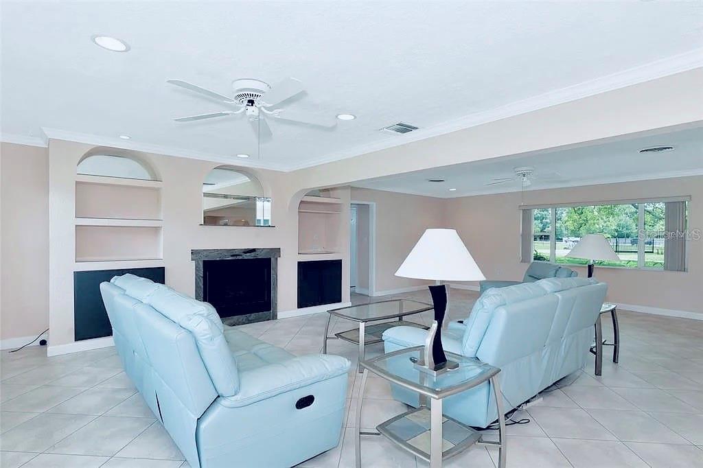 A4660448 Property Photo