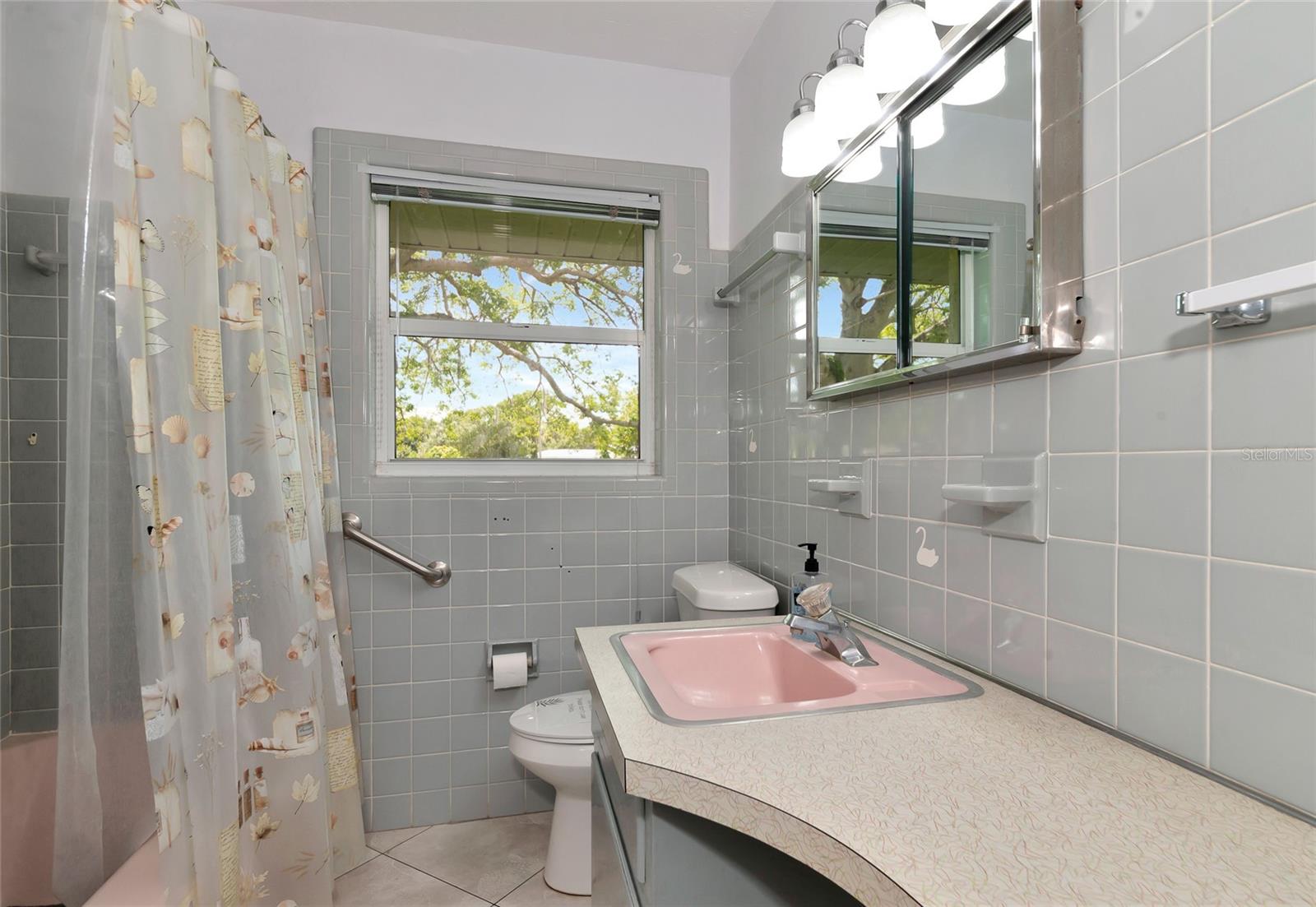 A4660448 Property Photo