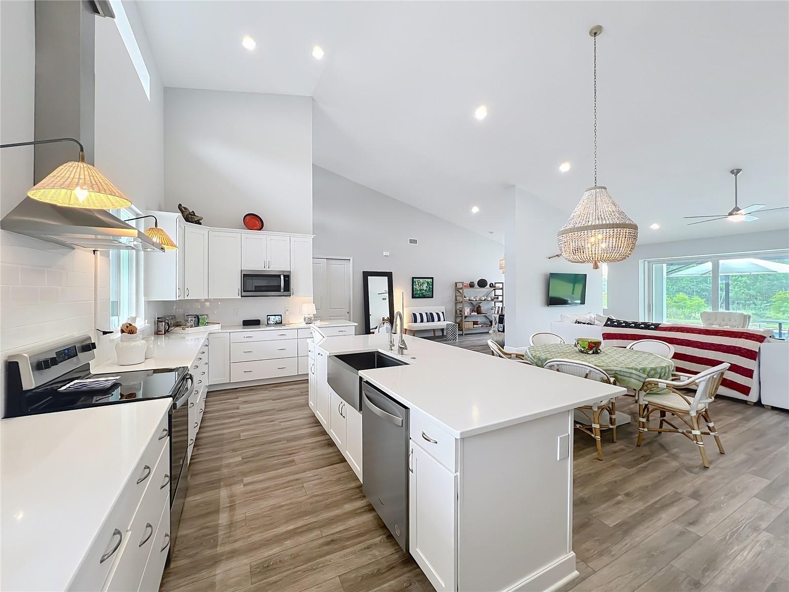 O6331633 Property Photo