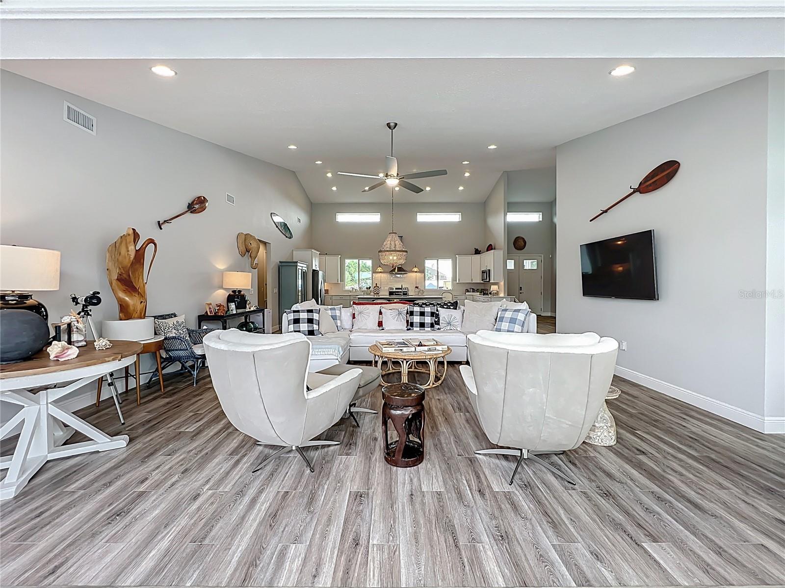 O6331633 Property Photo