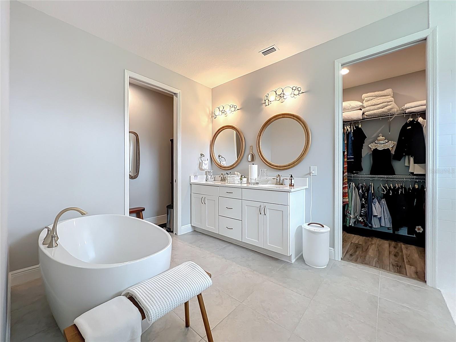 O6331633 Property Photo