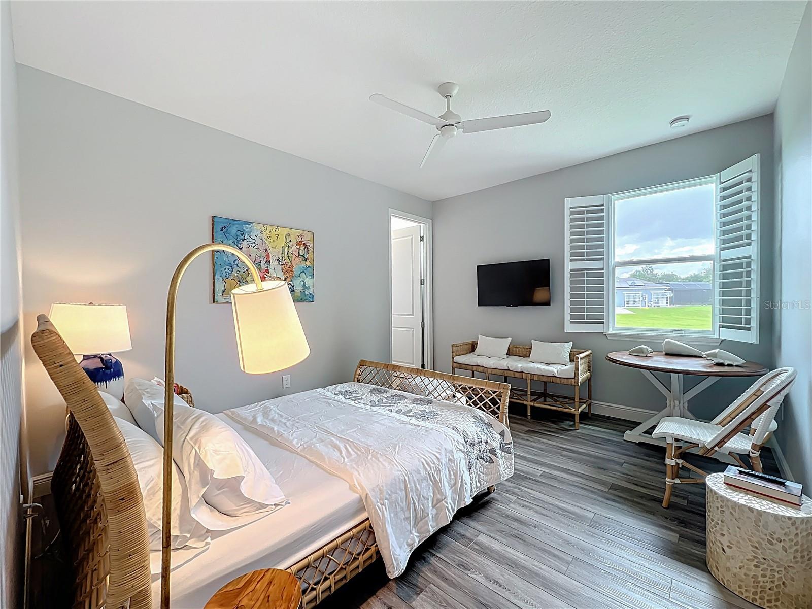 O6331633 Property Photo