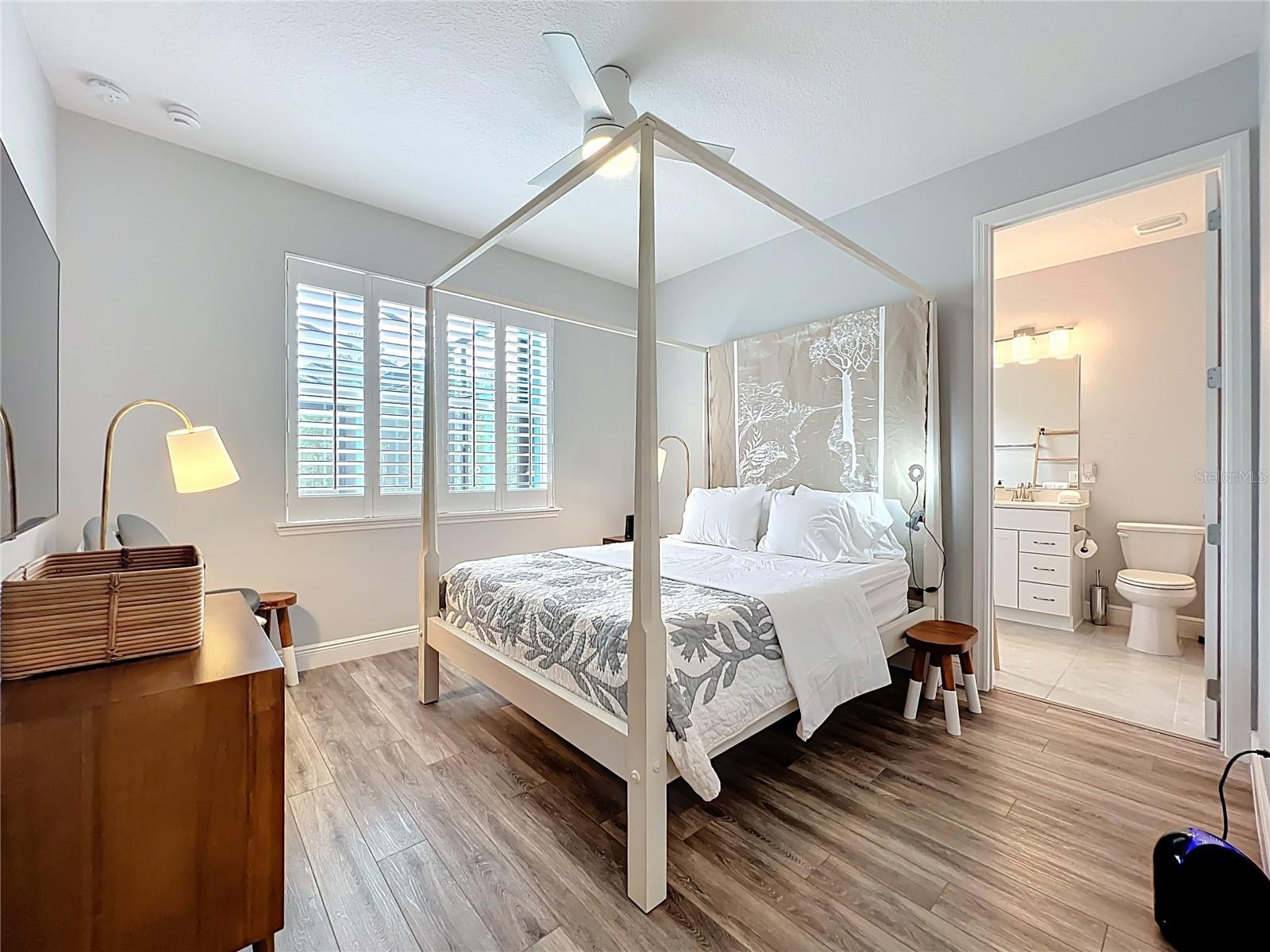 O6331633 Property Photo