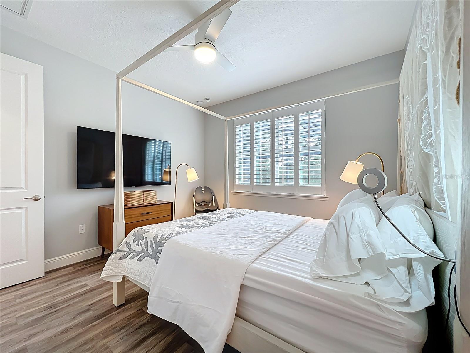 O6331633 Property Photo