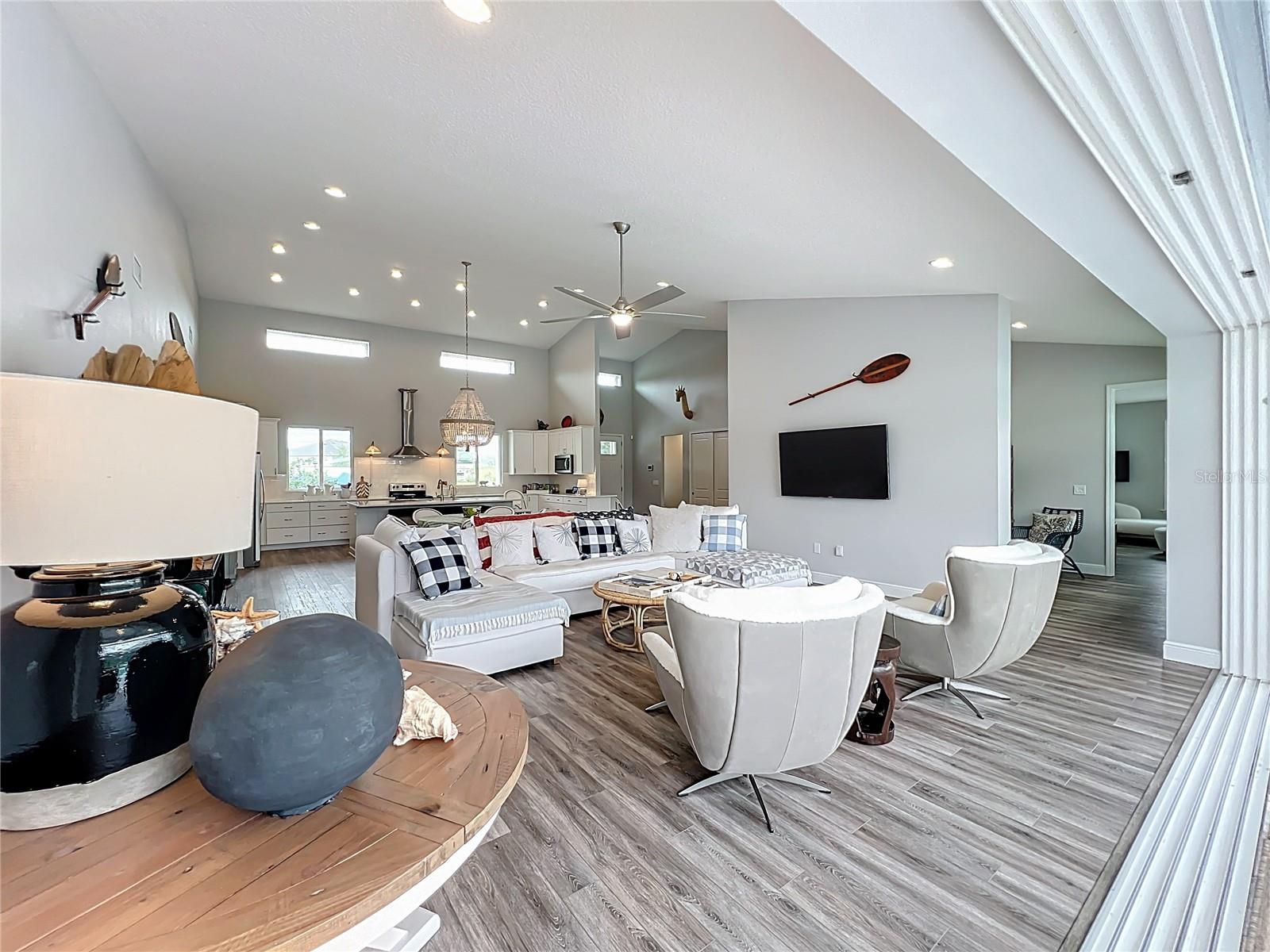 O6331633 Property Photo