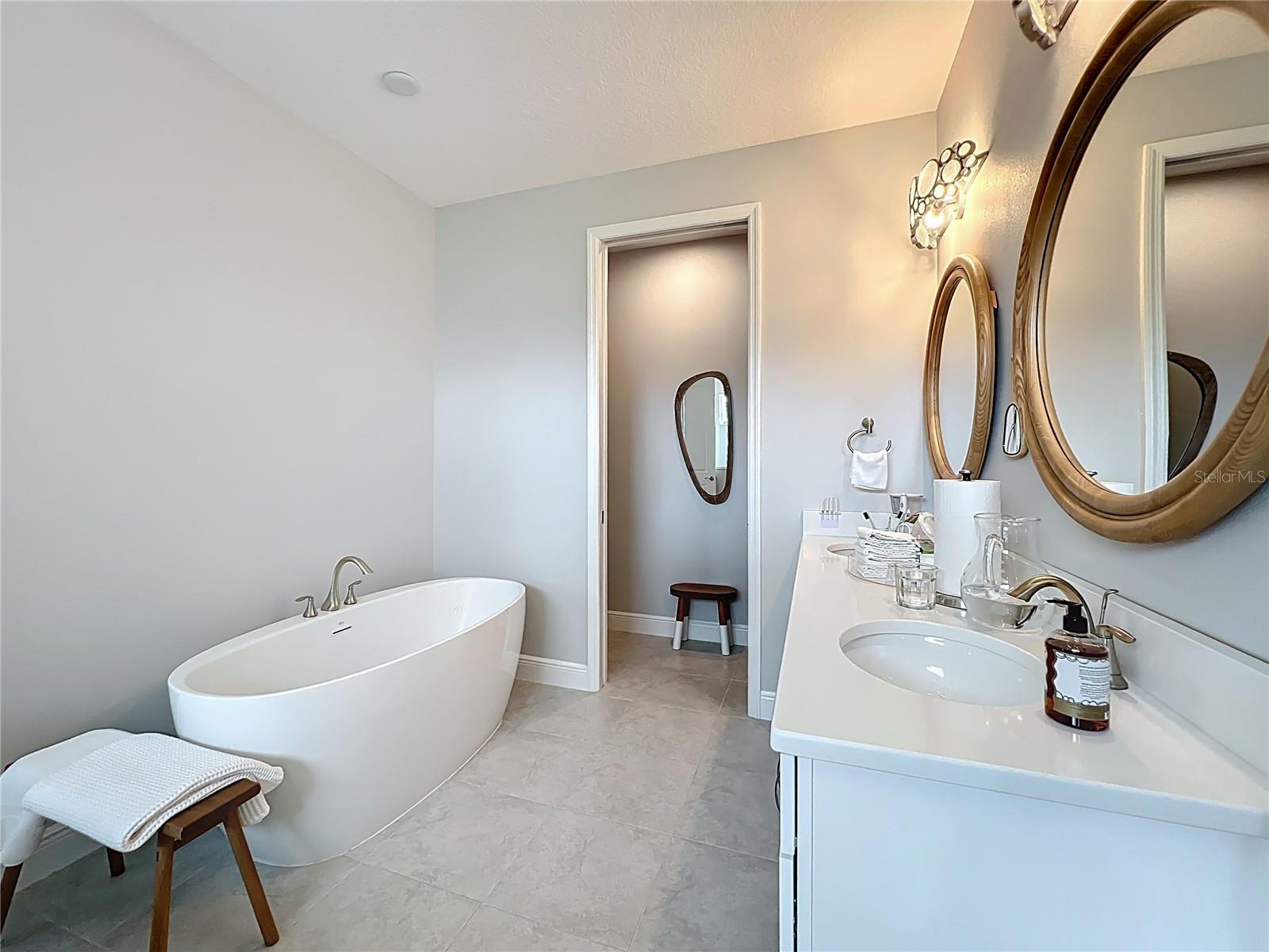 O6331633 Property Photo