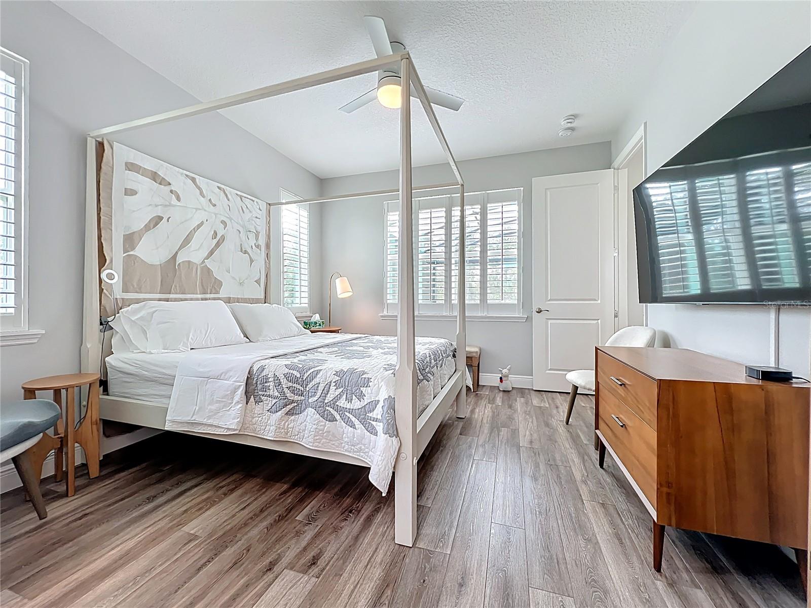 O6331633 Property Photo