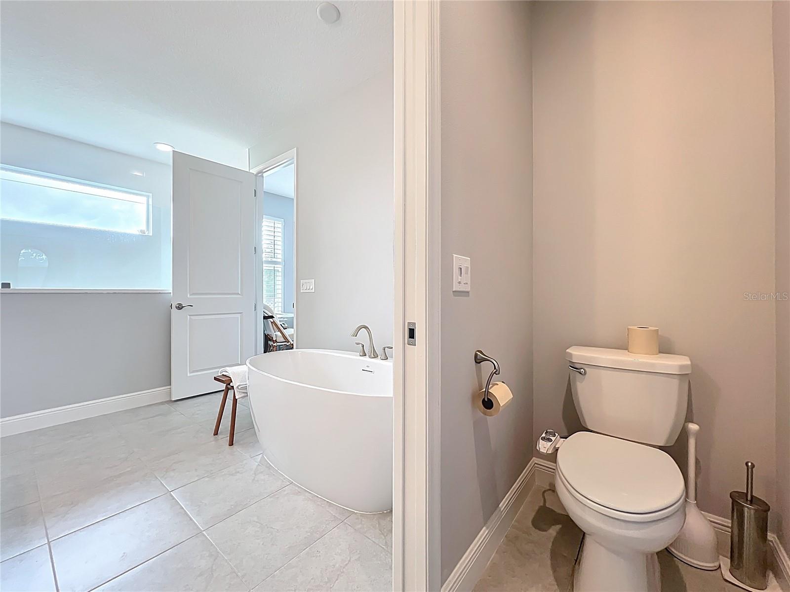 O6331633 Property Photo