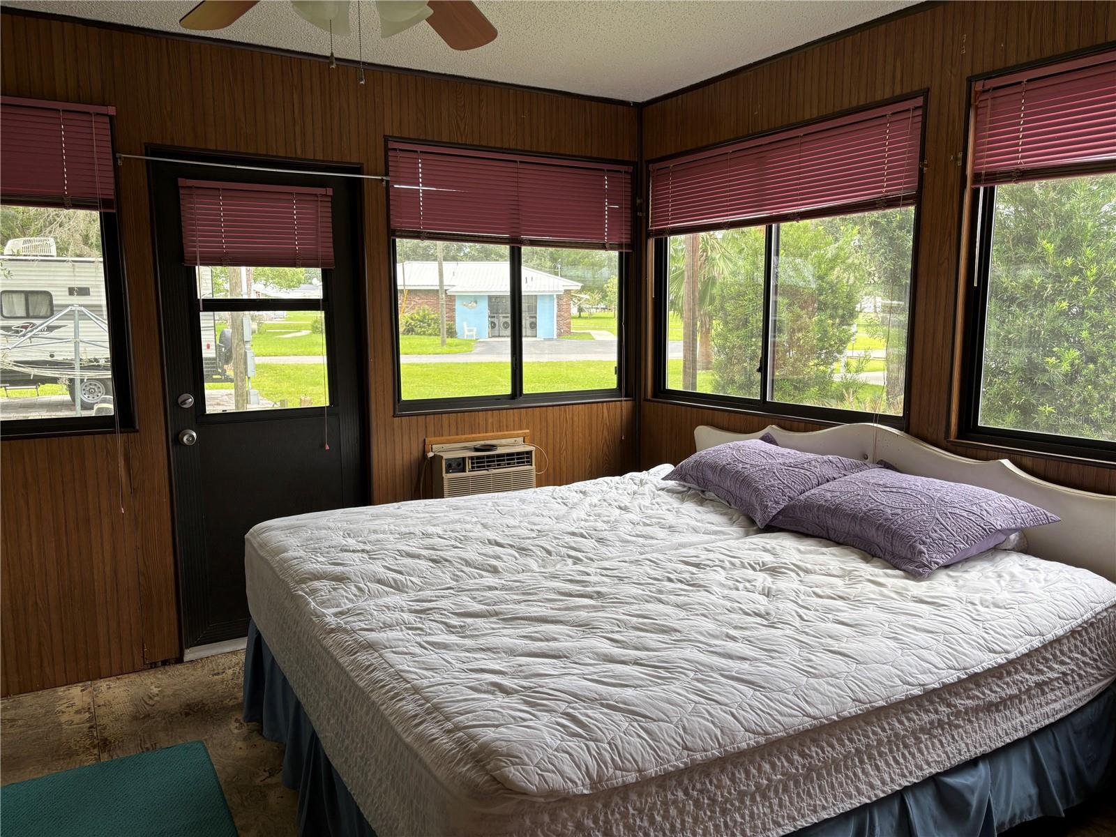 W7877754 Property Photo