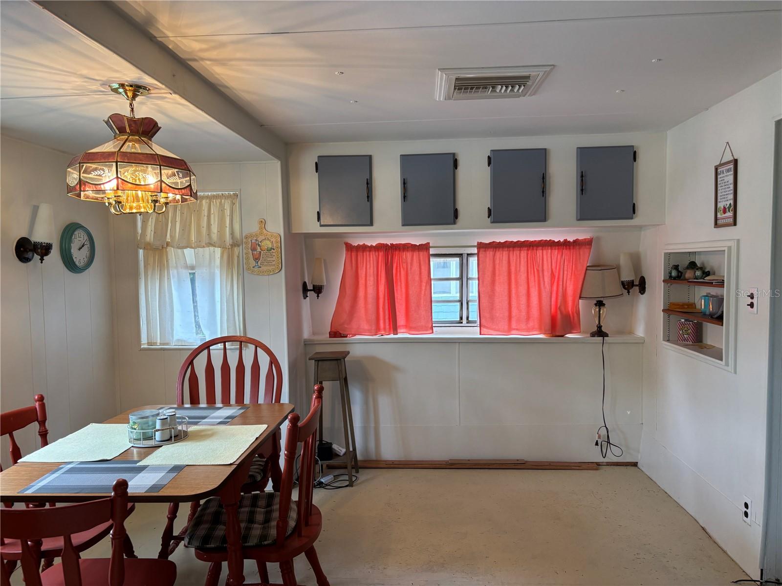 W7877754 Property Photo