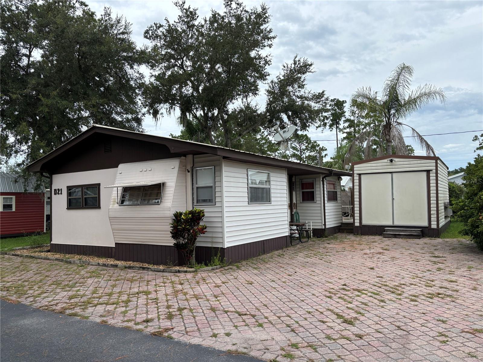 W7877754 Property Photo