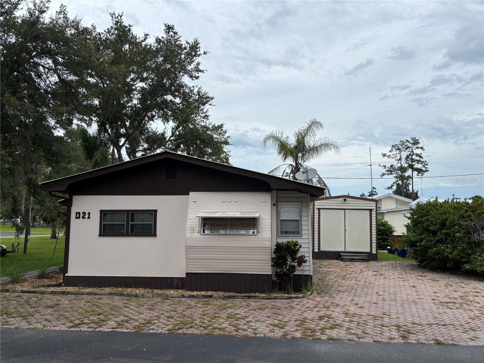 W7877754 Property Photo