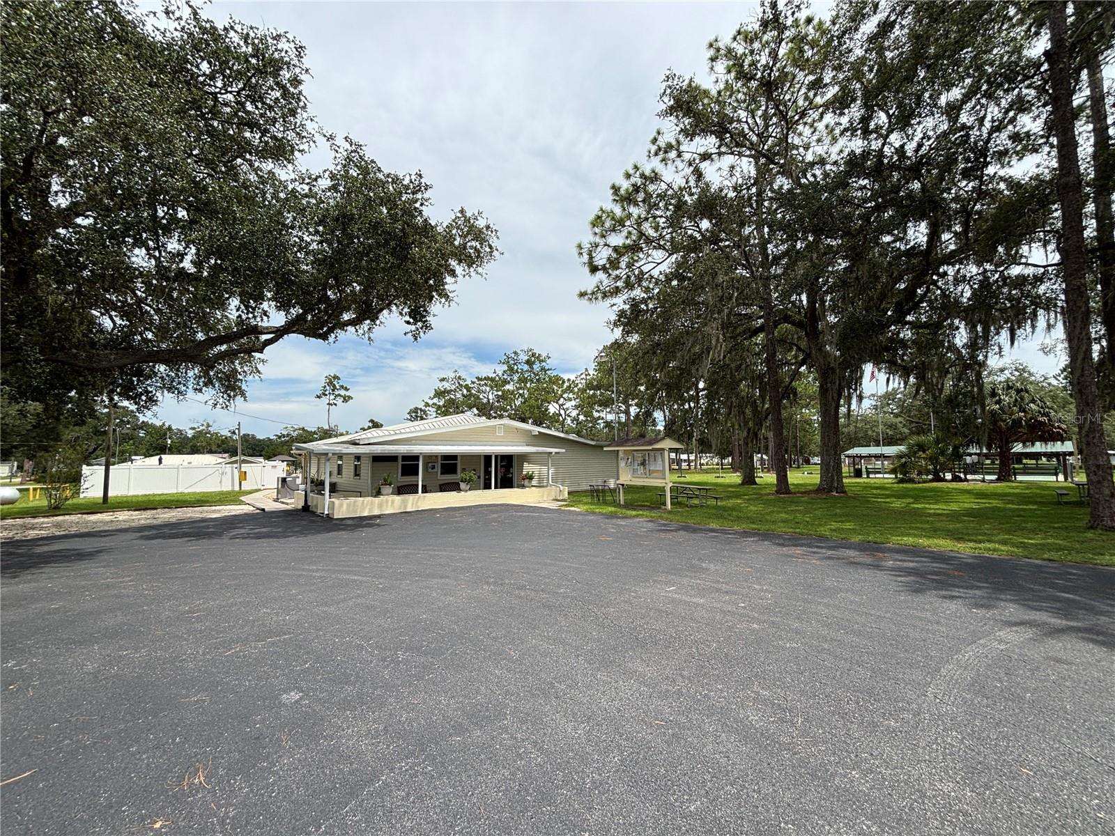 W7877754 Property Photo