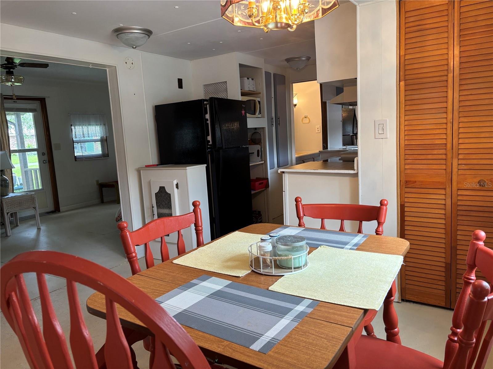 W7877754 Property Photo