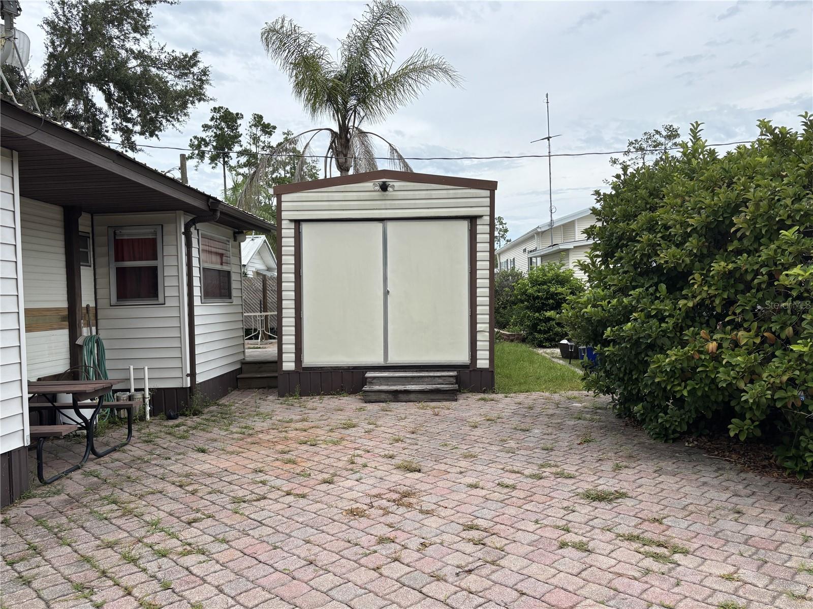 W7877754 Property Photo