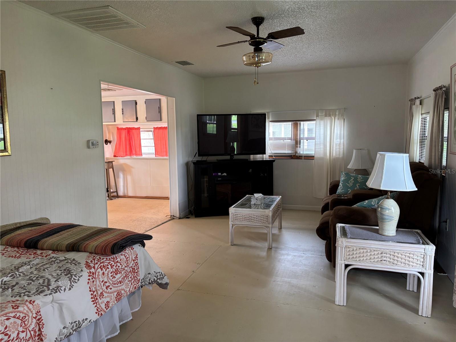 W7877754 Property Photo