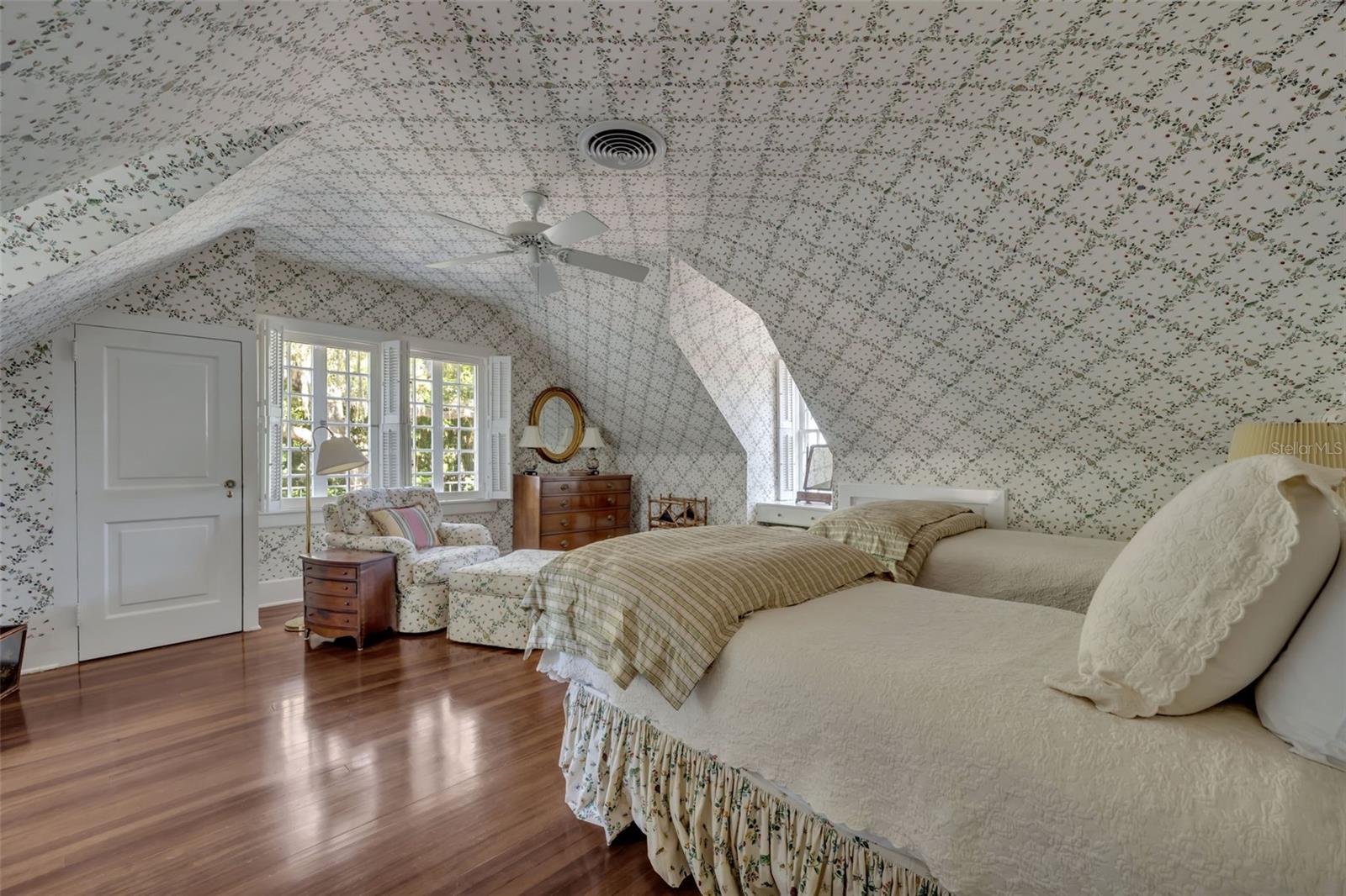 O6331715 Property Photo