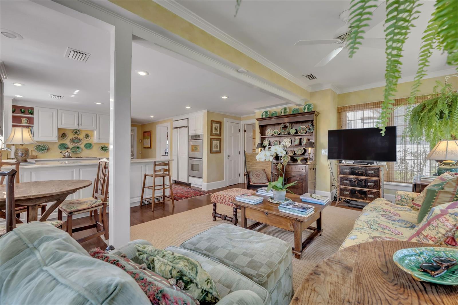 O6331715 Property Photo