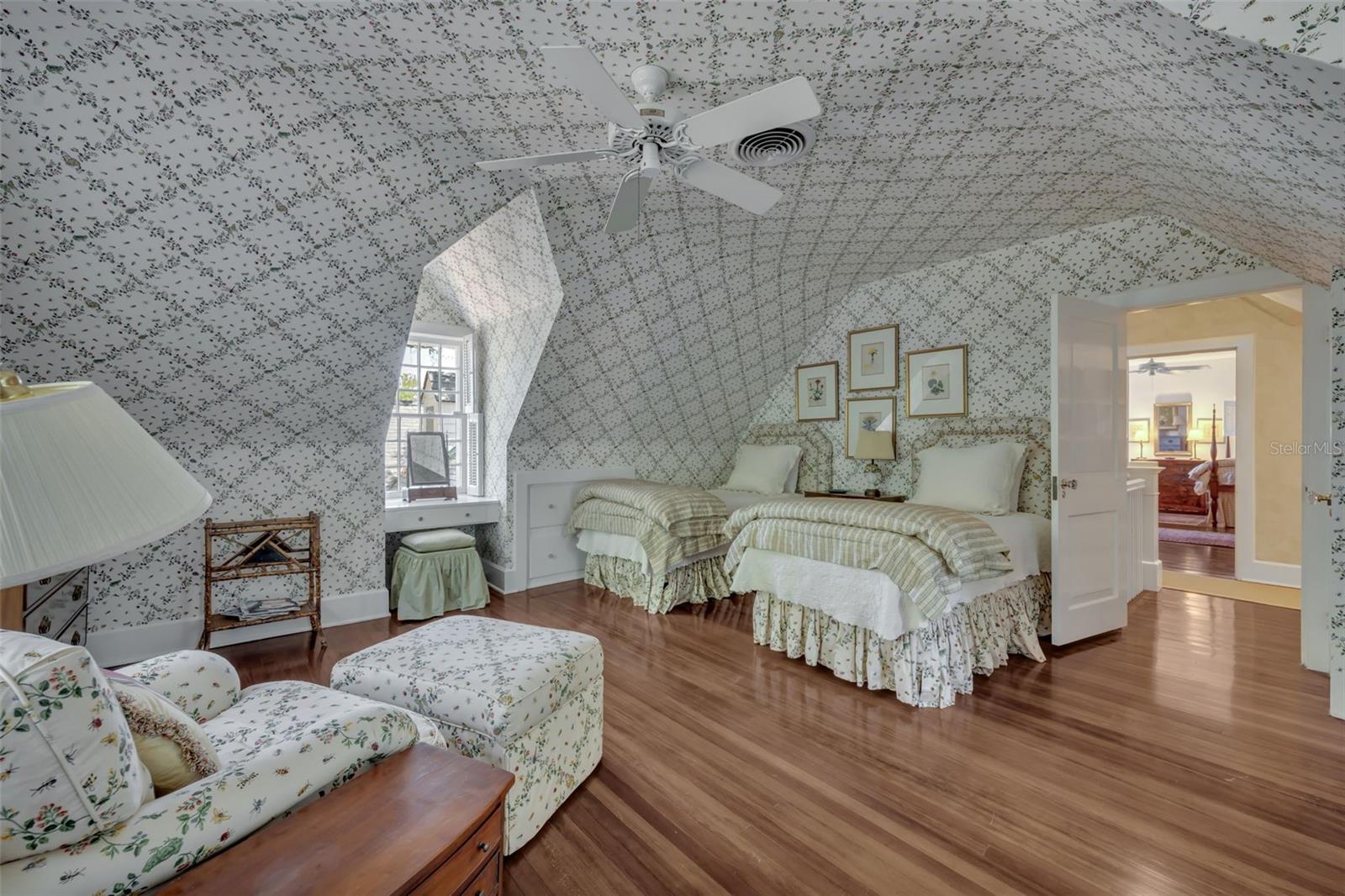 O6331715 Property Photo