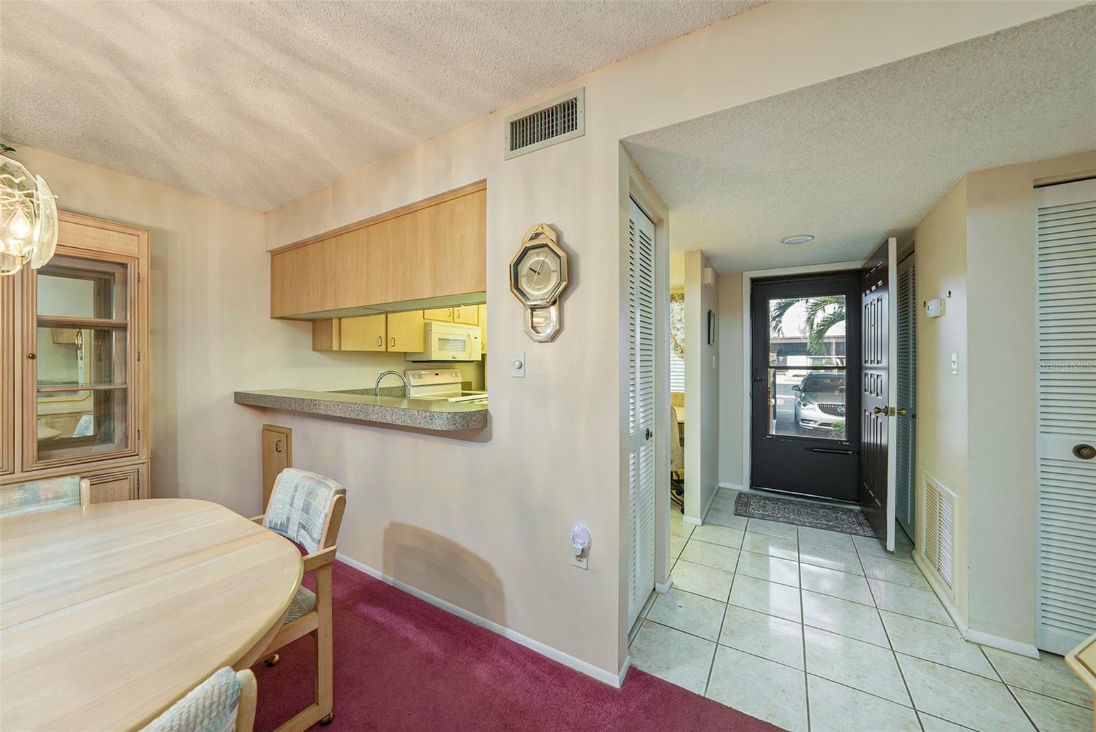 TB8412561 Property Photo