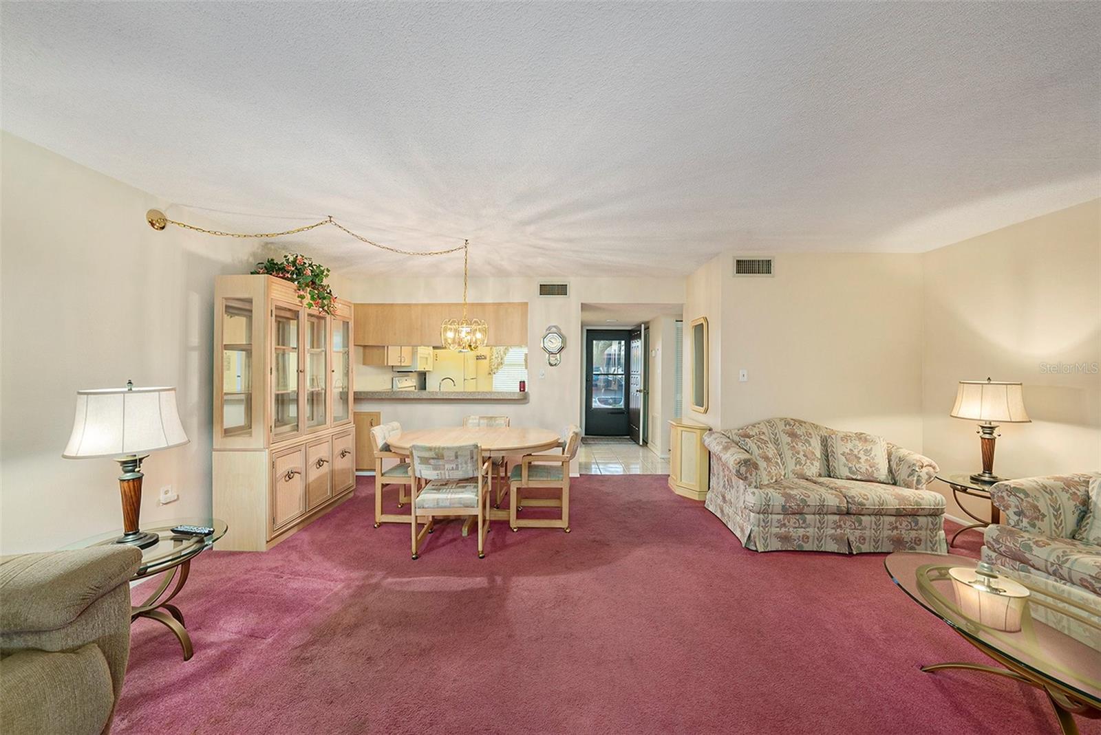 TB8412561 Property Photo