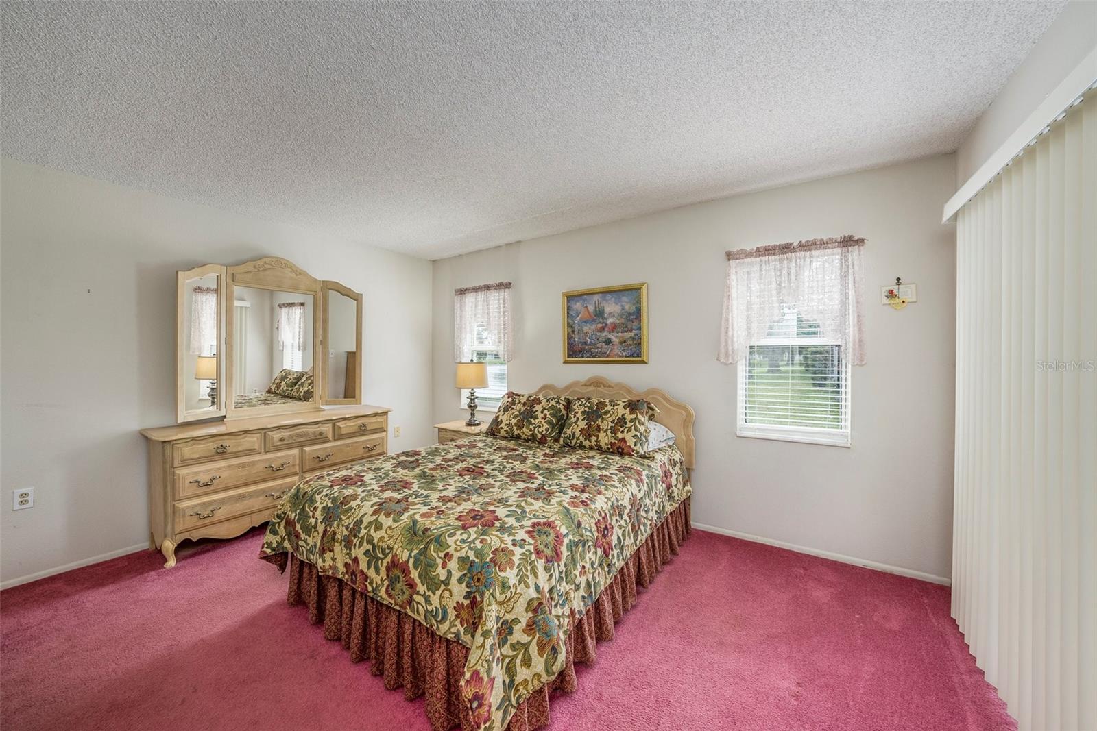 TB8412561 Property Photo