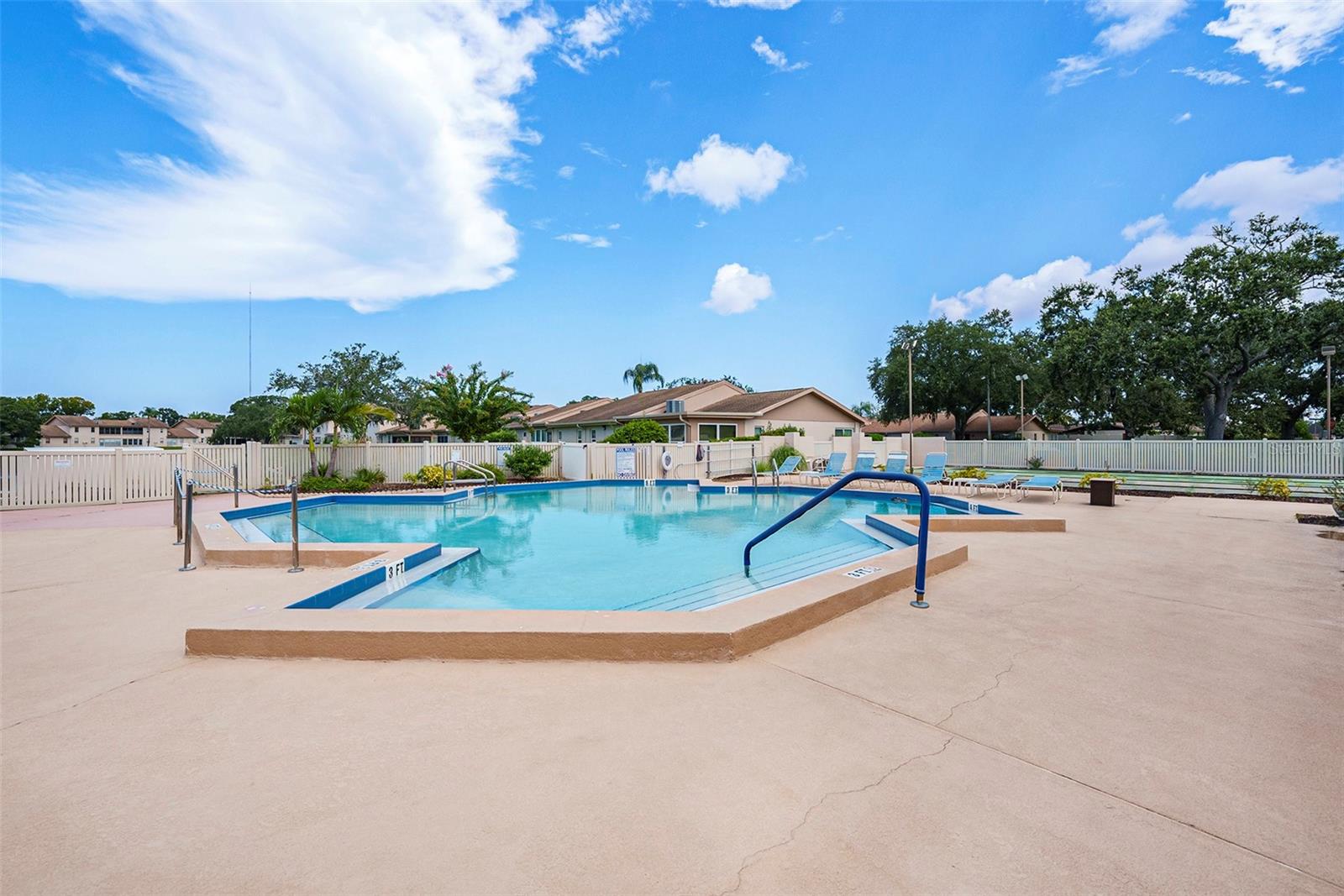 TB8412561 Property Photo