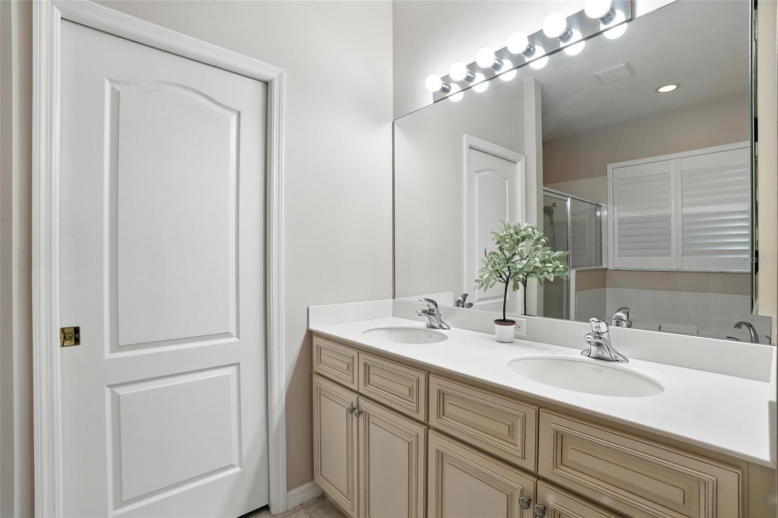 A4660504 Property Photo
