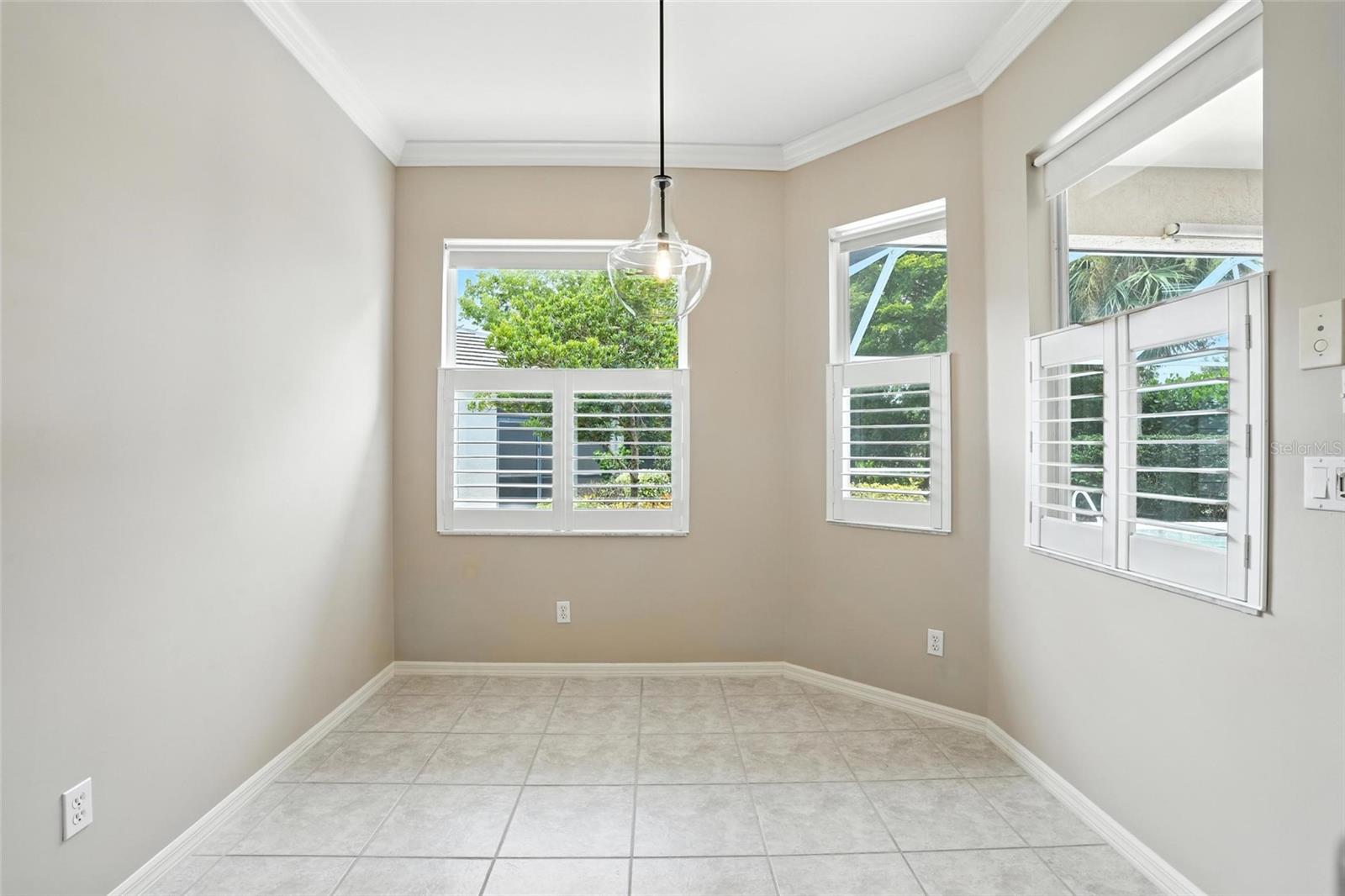 A4660504 Property Photo