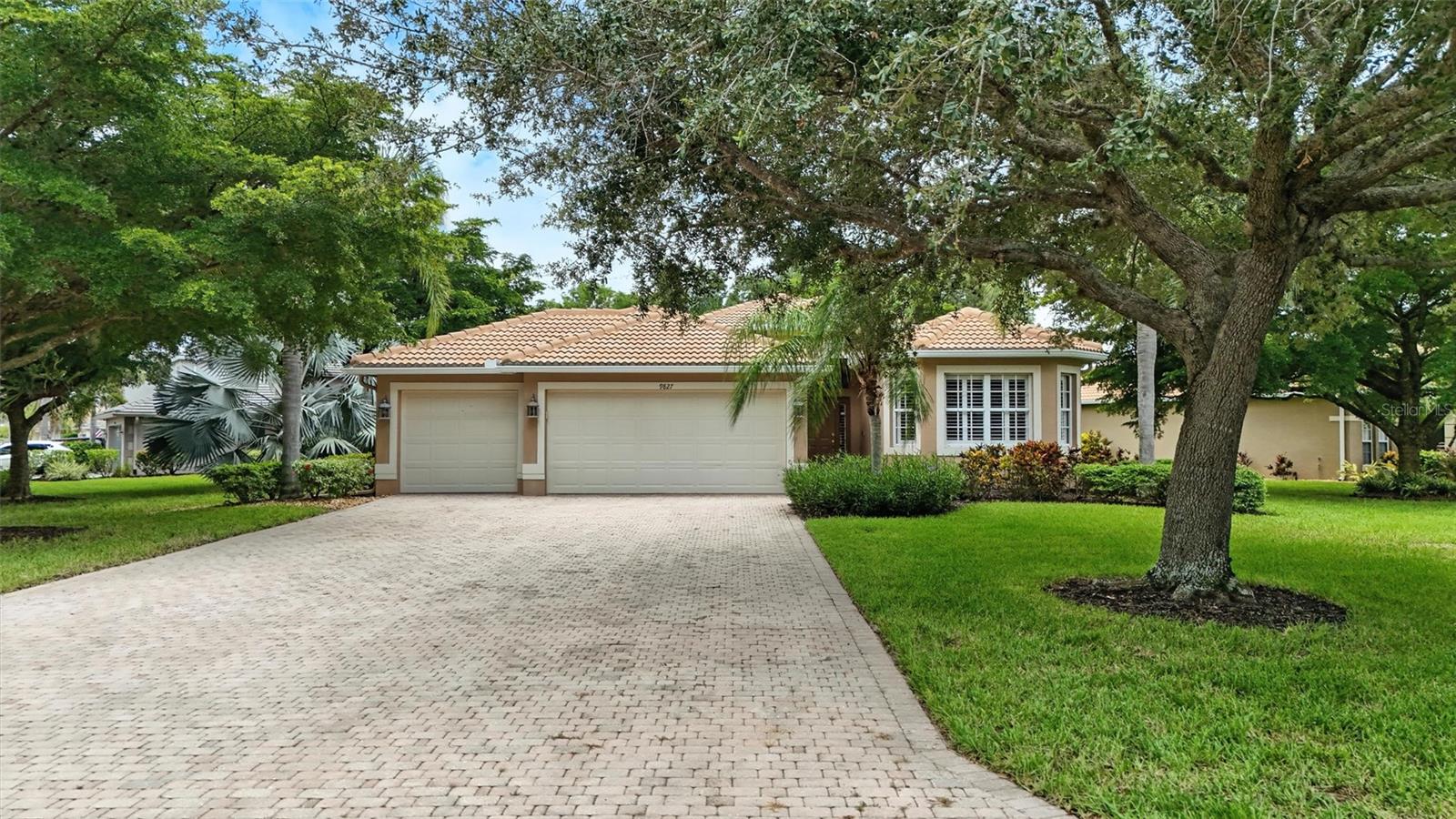 A4660504 Property Photo