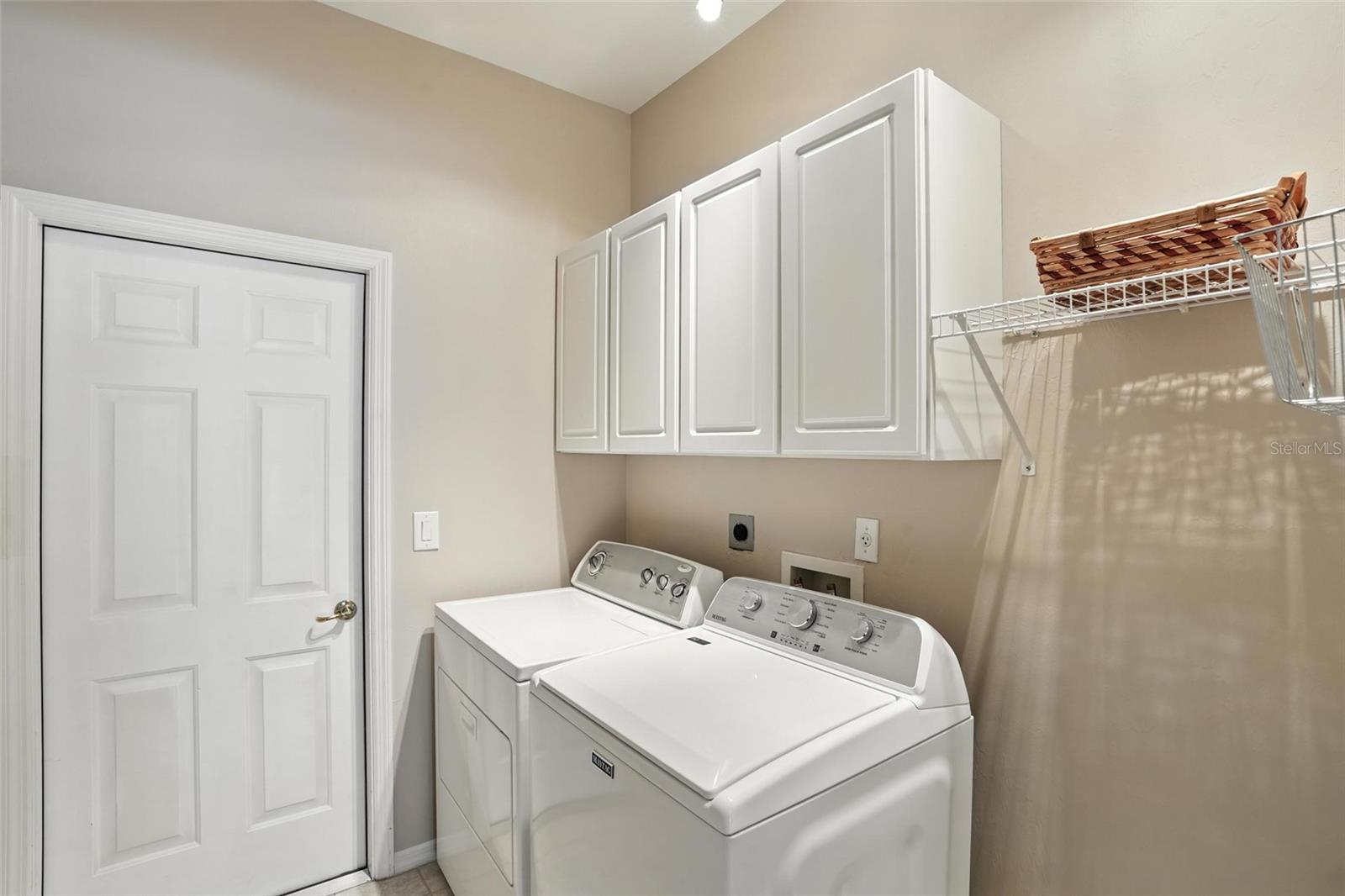 A4660504 Property Photo