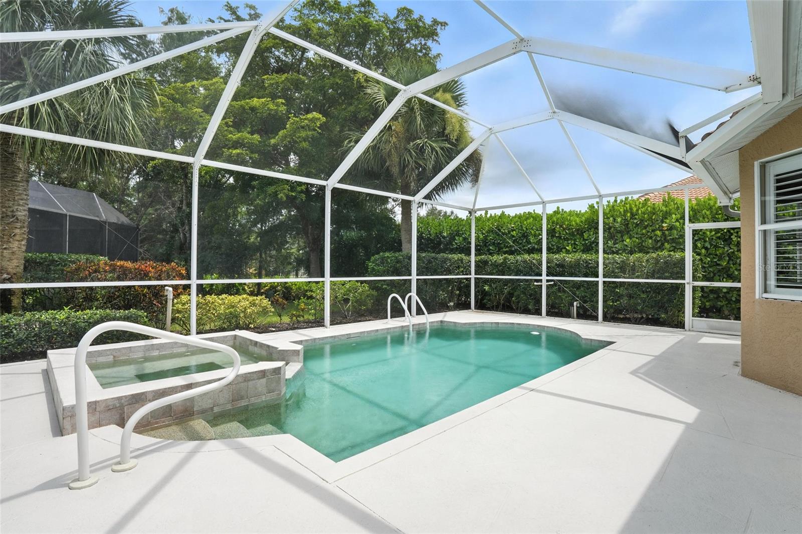 A4660504 Property Photo