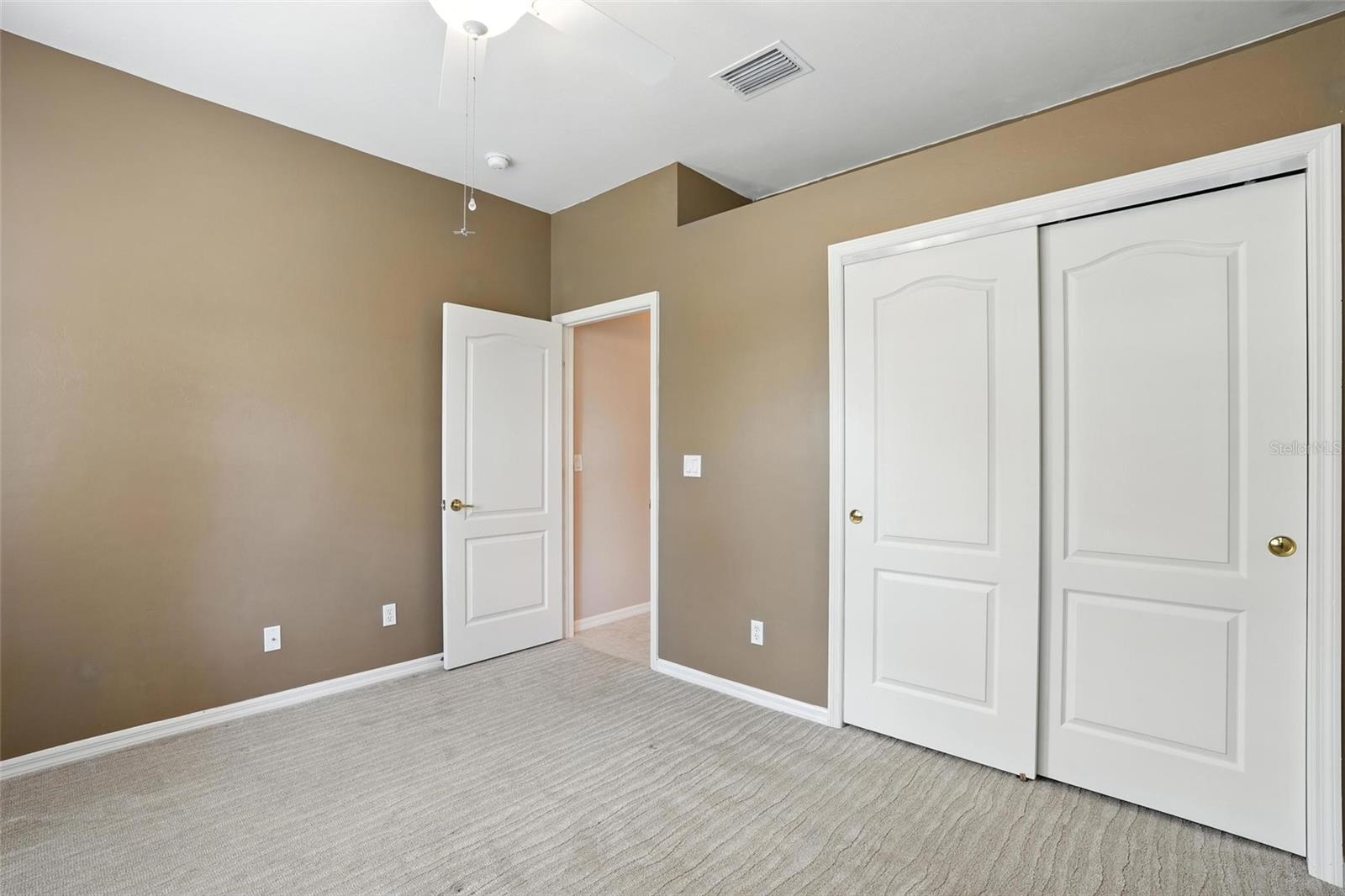 A4660504 Property Photo