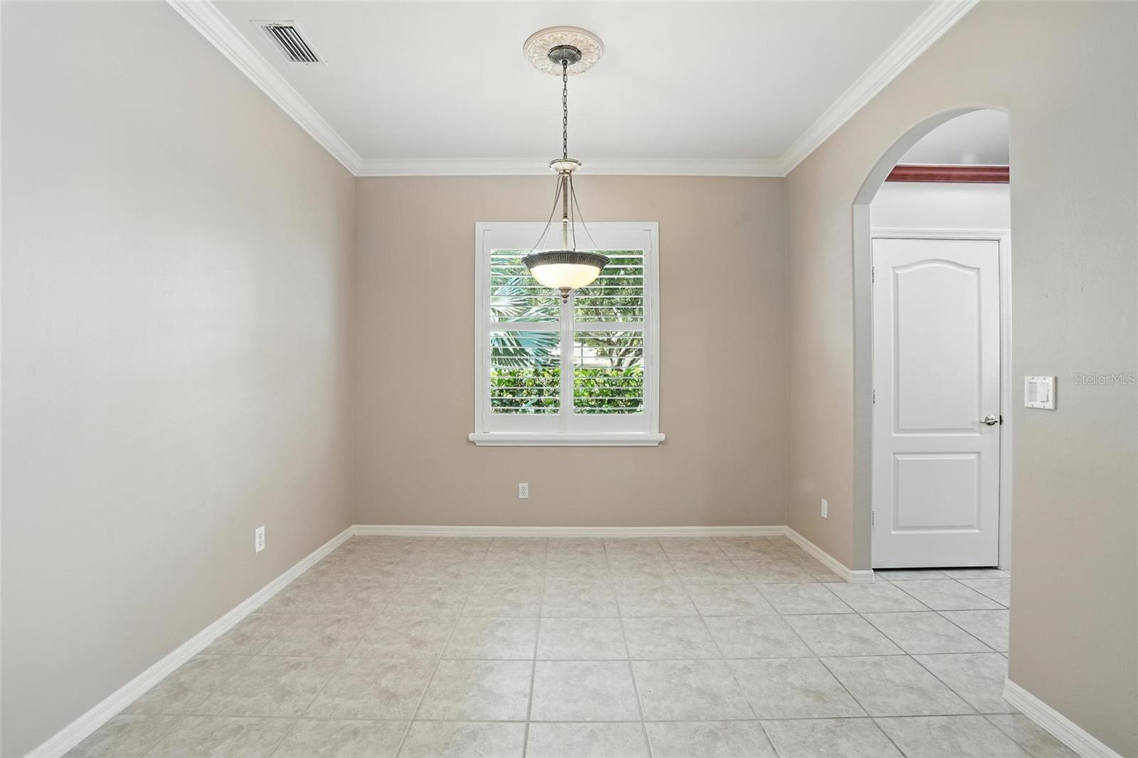 A4660504 Property Photo