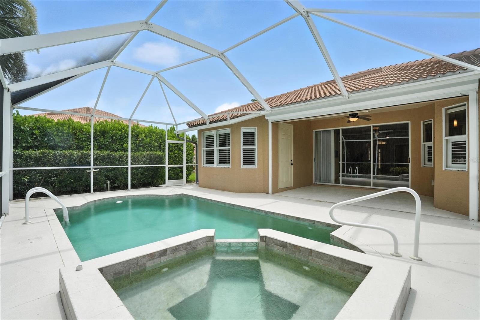 A4660504 Property Photo