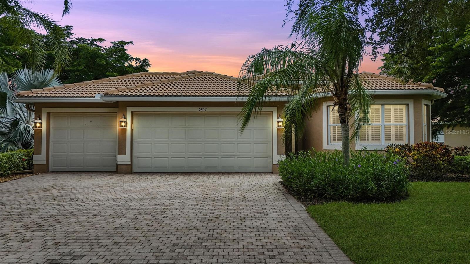 A4660504 Property Photo