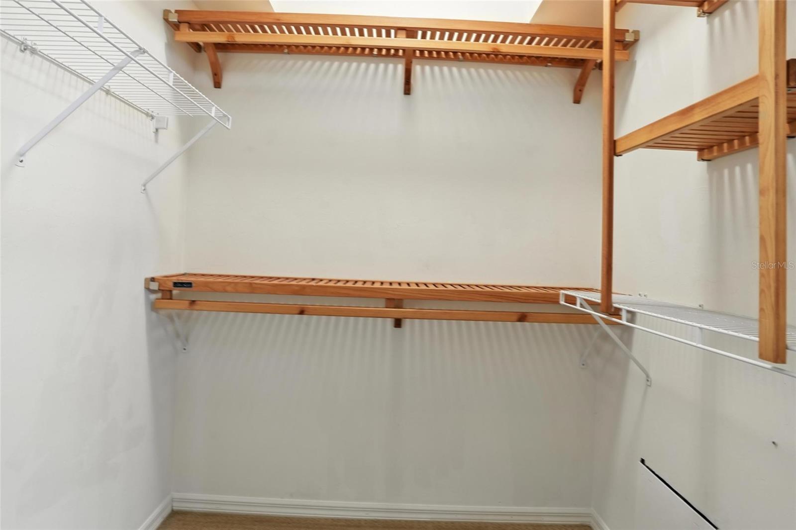 A4660504 Property Photo